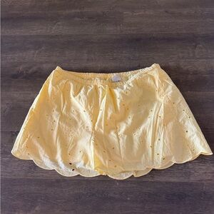 Yellow Eyelet Scallop Hem Shorts